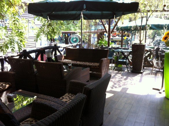 outdoor seat @Regina Cafe